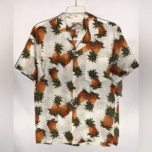 Paradise Found Men’s Hawaiian Shirt. Sz M